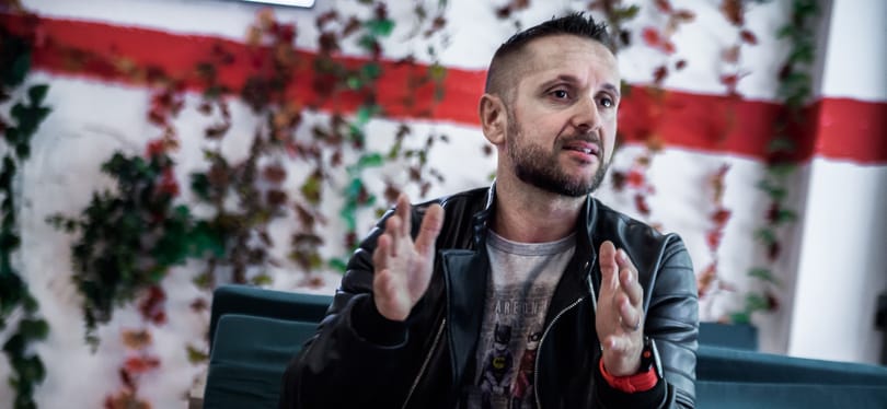 Majka: Úgy beszélnek rólam, mintha Bayer Zsoltot ölelve, Rákay Philip seggéből narancsszínű zászlóval integetnék