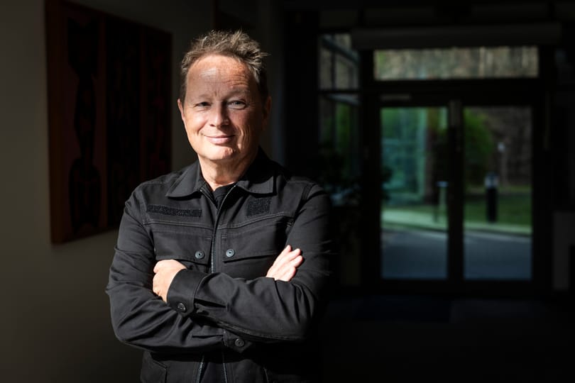 Geszti „irigyli” Pataky Attilát a mozgalmas 63 ezer évéért, és hogy elviszik időnként az ufók