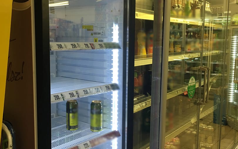 Amelyik boltban ilyen polcok vannak, ott online láthatják a vásárlók, mi van épp készleten