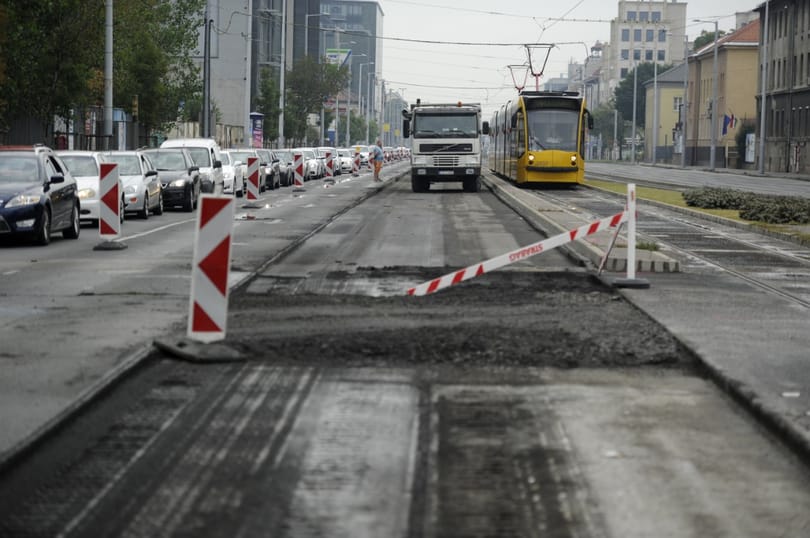 Kimaradt egy kétszáz méteres szakasz a Róbert Károly körút felújításából, újra le fogják zárni