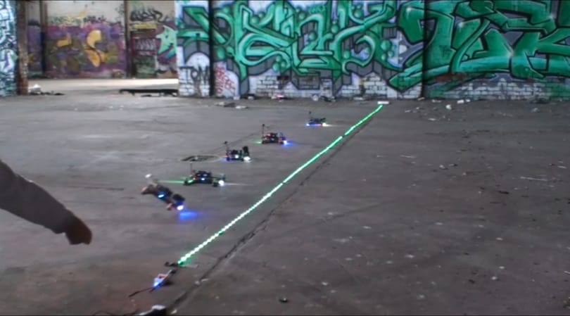 Nem nagyon tudunk ennél menőbbet elképzelni, mint drónokkal fogatversenyezni