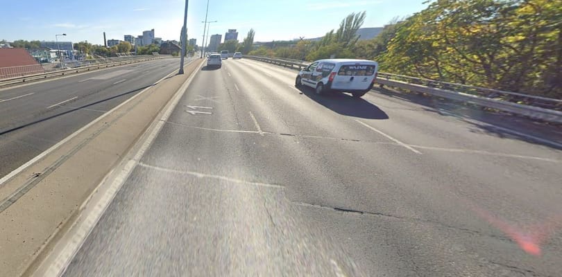 Nyári káosz Óbudán: a Flórián téri felüljáró után a Mozaik utcait is szétkapták, utóbbit az önkormányzat szerint egyeztetés nélkül
