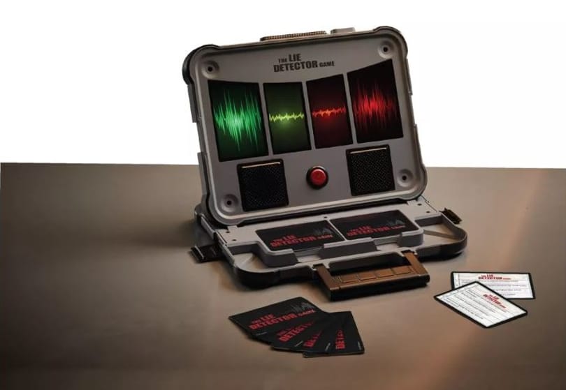 Hazugságvizsgálós társasjátékkal újít a Hasbro, büntetni is fog, ha valaki nem mond igazat
