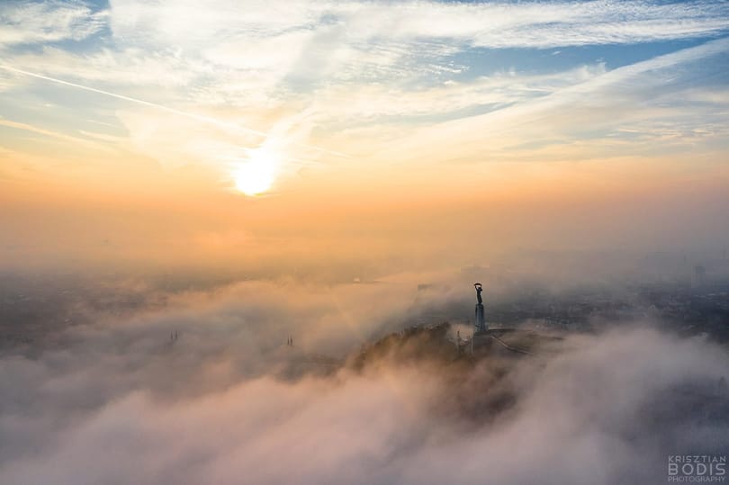 Lélegzetelállító képek készültek a ködös Budapestről