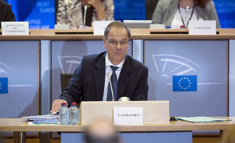 Jön Navracsics kritikus 24 órája