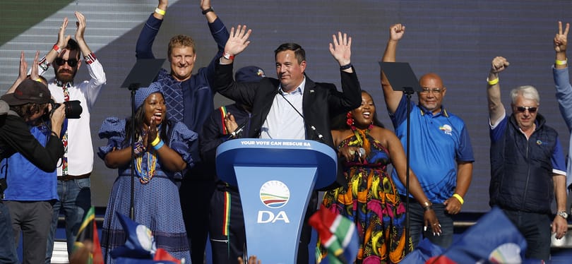 Volt feleségén gusztustalanul viccelődő dél-afrikai fehér pártvezérrel állt össze Mandela pártja