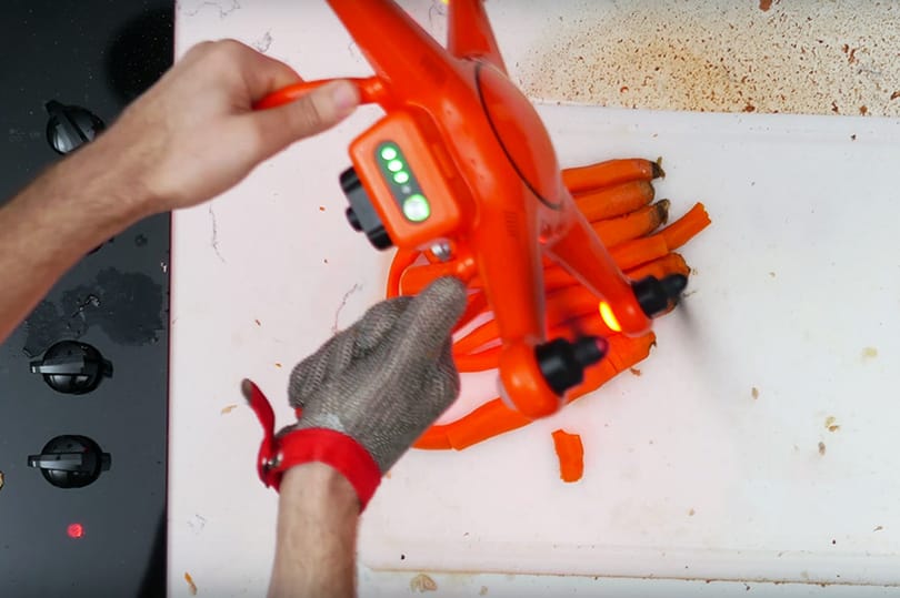 Ha nincs még kész az ebéd, besegíthet a drón – videó