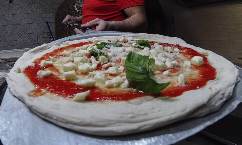 Megdőlt a rekord, Berlinben megsütötték a világ legsajtosabb pizzáját