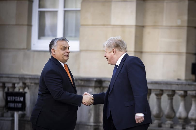Orbán Viktor telefonon tárgyalt Boris Johnsonnal