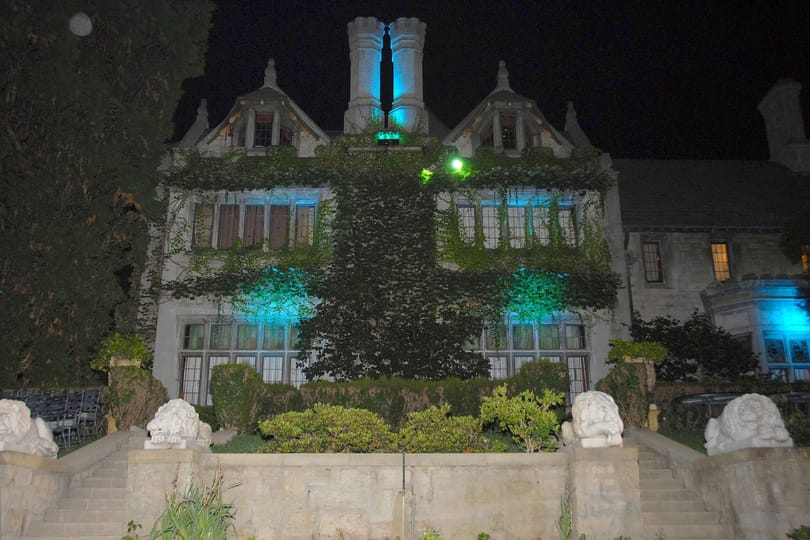 Elkelt a 90 éves Hugh Hefner legendás villája