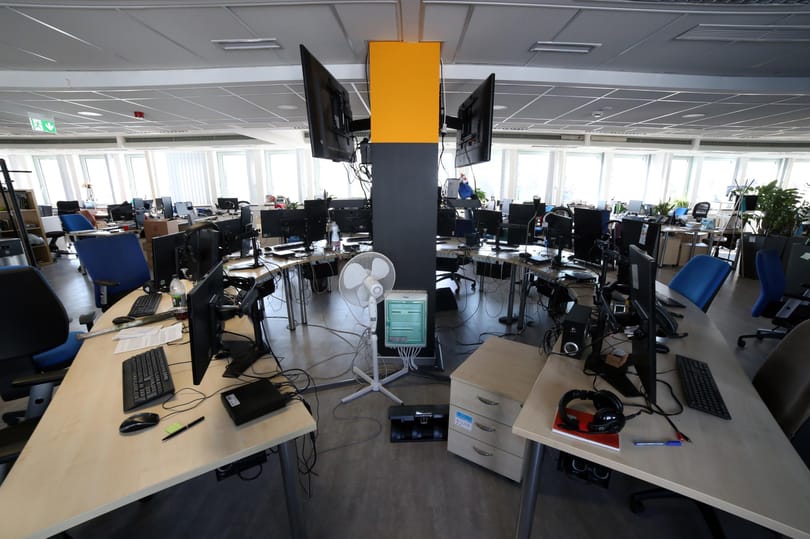 A sajtópiacon is válság van, és ott lebeg fölötte a kormány pallosa