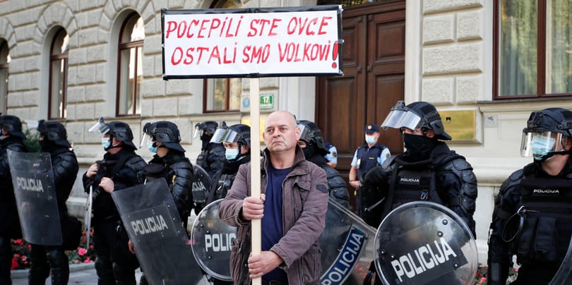 A szlovén kormány mozgáskorlátozást vezet be több városban a tiltakozások miatt