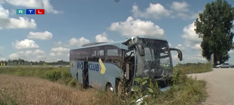 A hajnali buszbaleset előtt a sofőr azt kiabálta: Mindenki kapaszkodjon!