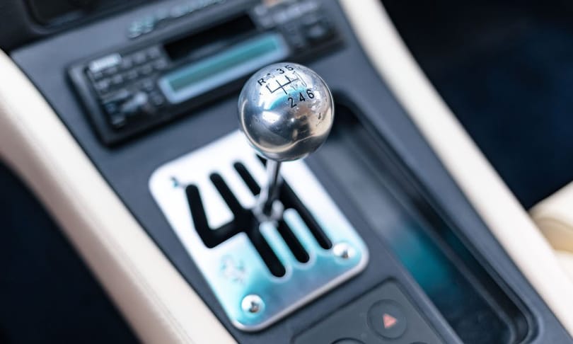 Kéziváltó és szívó V12: az ezredfordulóra repít vissza ez a remek Ferrari