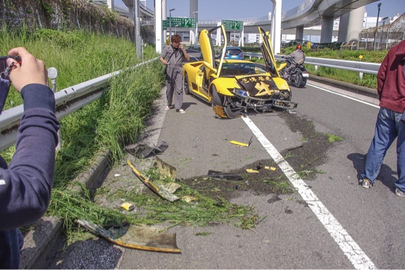 Így jár, aki Lamborghinivel keménykedik – videó