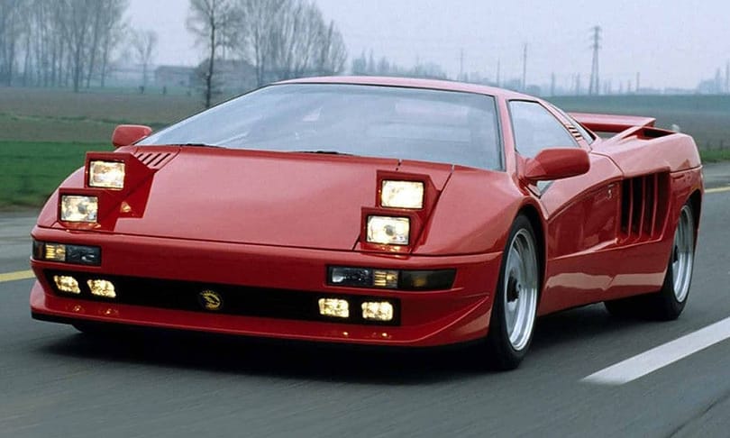 Feltámasztják a 90-es évek legendás V16-os szupersportkocsiját