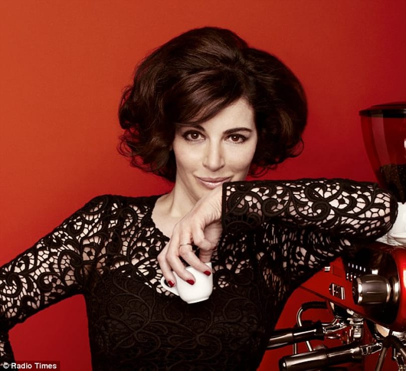 Nigella elválik fojtogatós férjétől
