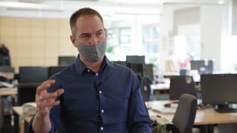 Élesben Krekó Péterrel: A rám lőtt munícióval az oltásba vetett bizalmat is erősíthették volna 