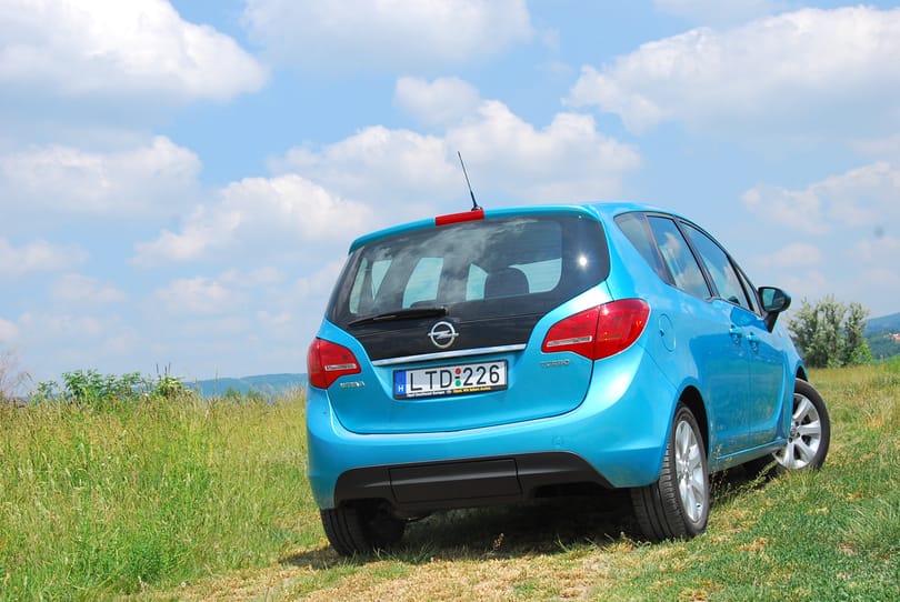 Opel Meriva teszt: ölelő karokkal