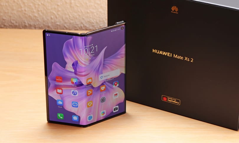 Hajlik, de egyáltalán nem gyűrődik a Huawei abszolút csúcstelefonjának képernyője – kipróbáltuk a Mate Xs 2-t