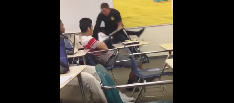 Kirúgták a rendőrt, aki brutálisan bánt egy amerikai diáklánnyal