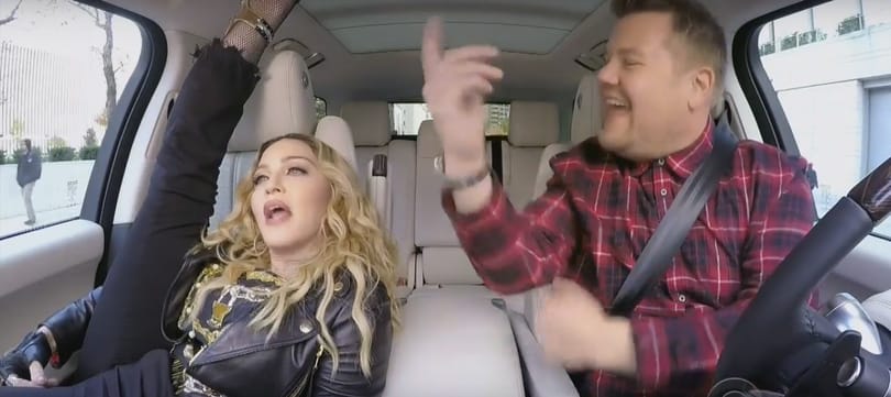 Madonna is beült a karaoke-kocsiba, és mindenkit leiskolázott