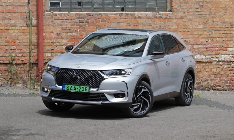 Zöld rendszámos elnöki autó: teszten a PSA prémiummárkás SUV-ja