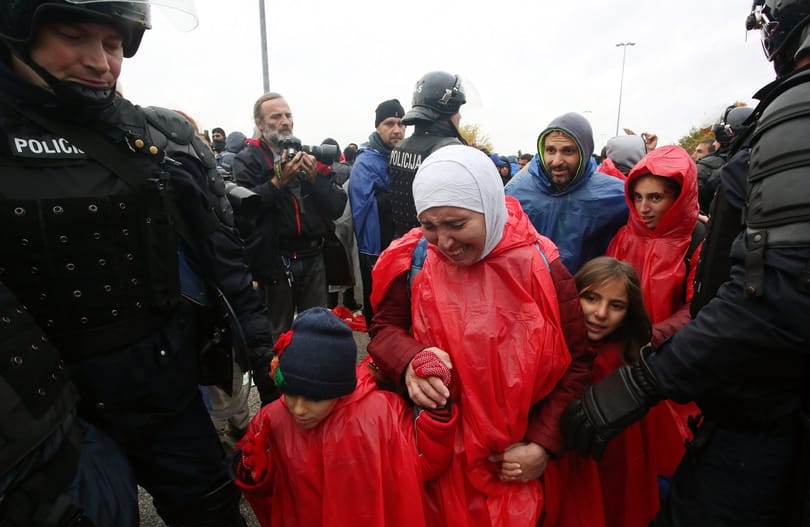 Egyre több migránst szállítanak a szlovén határra a horvátok