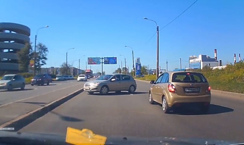 Nehéz volt megtalálni, de talán ő a legrosszabb orosz autós - videó