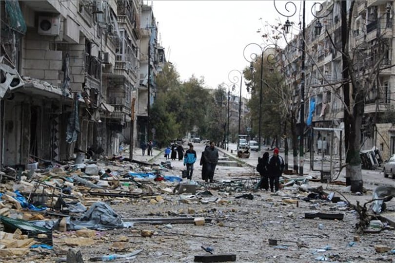Újraindult Kelet-Aleppó evakuálása