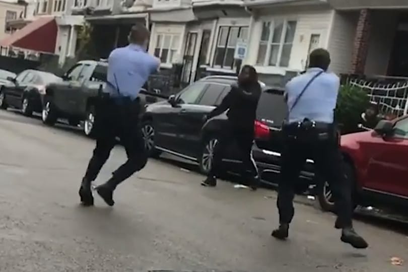 Nem dobta el a kést, agyonlőttek egy fekete férfit a rendőrök Philadelphiában
