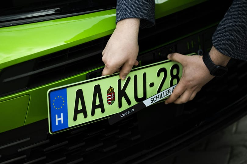 Indokolt-e elvenni a zöld rendszámot a hibridektől, ha azok kapudrog lehetnek az e-autók vásárlásához?