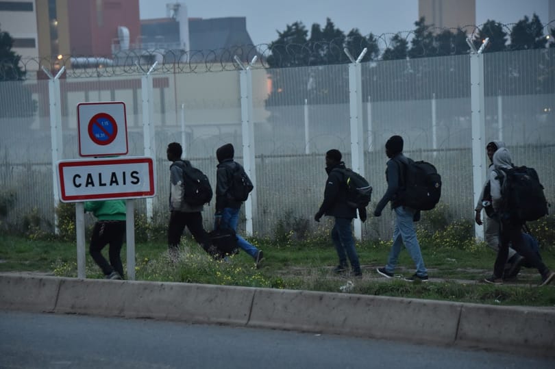 Az emberség hiányával vádolják a briteket a franciák menekültügyben