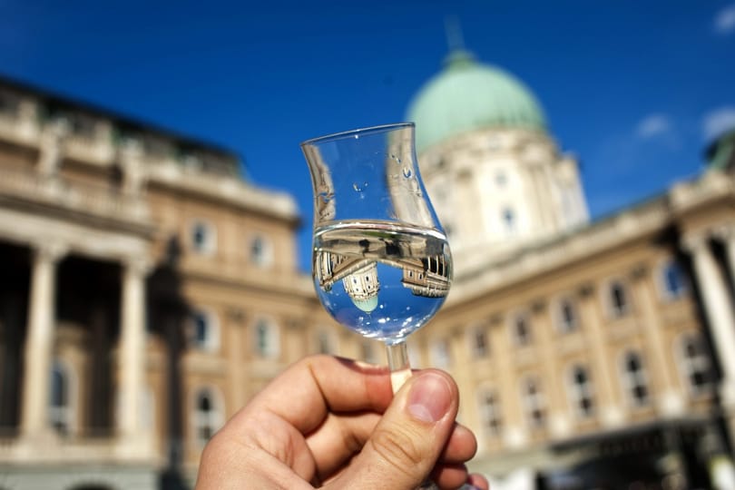 Orbánék feketepálinkája a mélybe húzta a piacot