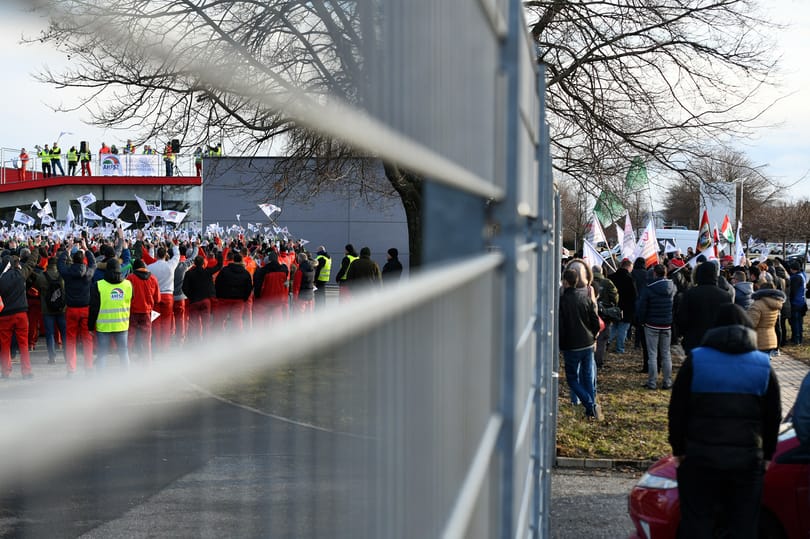 Audi-sztrájk: ma eldőlhet, hogyan tovább