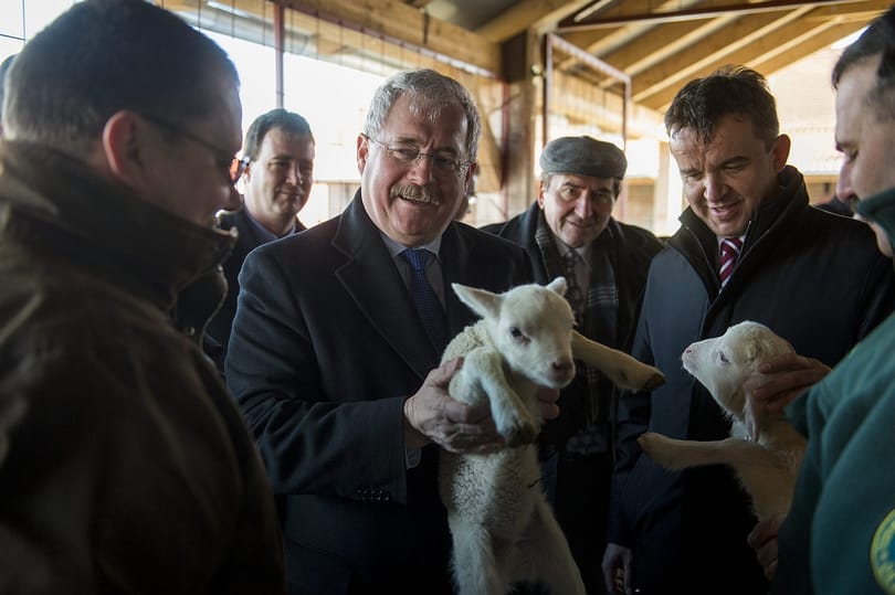 Rengeteg közpénzt kapott Fazekas barátjának Kazahsztánhoz értő cége