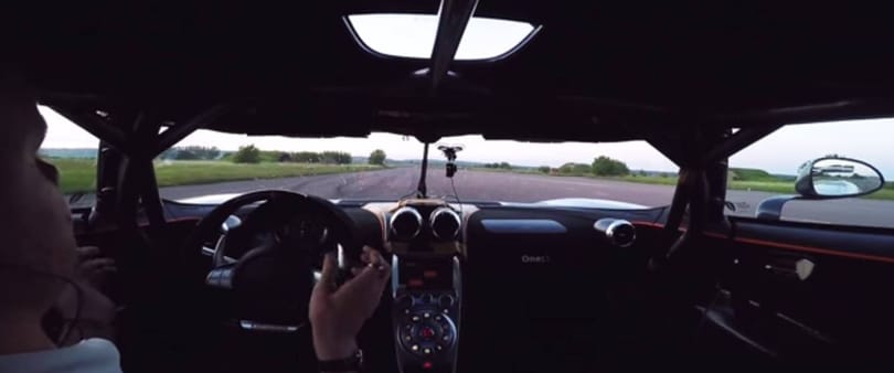 Videó: Brutális csúcsot döntött a Koenigsegg 1360 lóerős rakétája