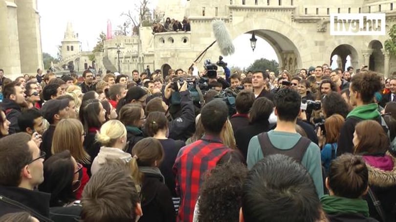 Videó: Matt megtáncoltatta a magyarokat Budapesten