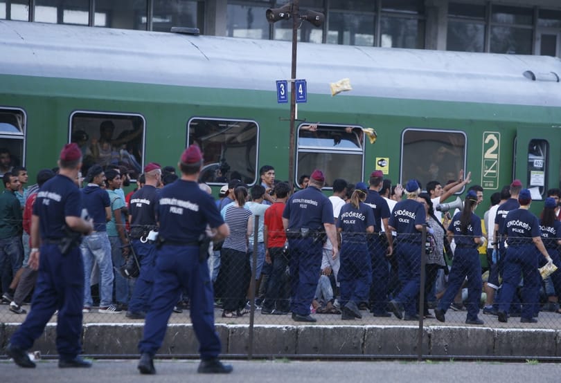 Csak Bicskéig gördülhetett a menekültvonat – ÖSSZEFOGLALÓ