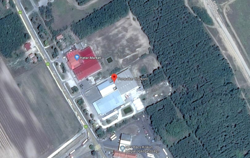 Ez a két bolt a puszta közepén áll, mégis milliárdokat szakít