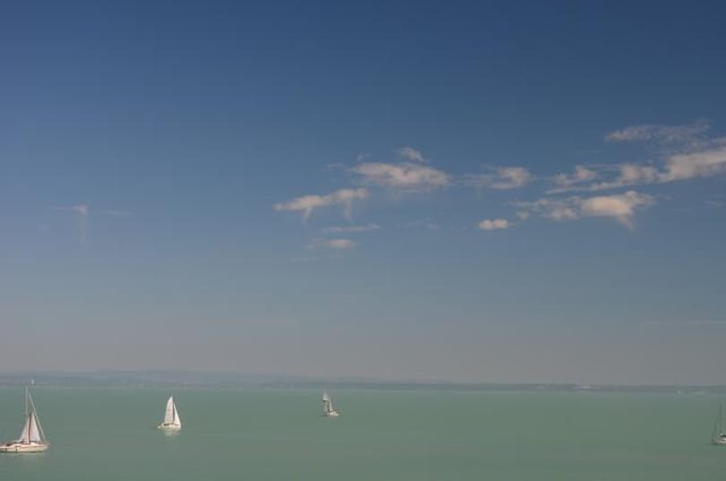 Belefulladt két fiatal a Balatonba