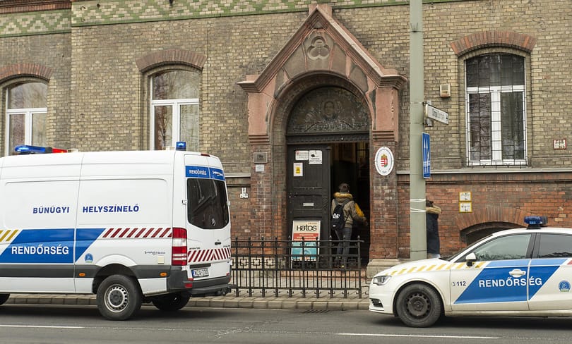 Megvizsgálják, beszámítható-e a tanárát megkéselő győri diák