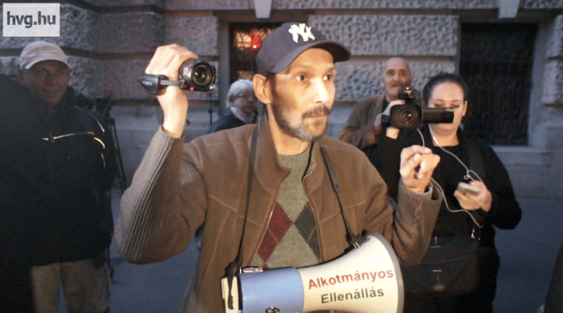 Rendőrt akart hívni Gyurcsányra, mert hazaáruló (videó)
