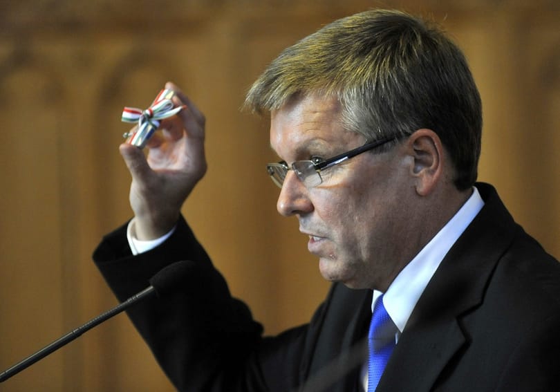 Elszáll a hiány - a kormány bevallotta Brüsszelnek