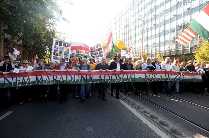 Szolgamenet és lakájmédia
