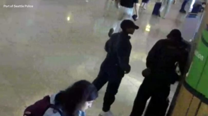 Videón, ahogy a falnak löki barátját a Budapesten világbajnoki címet szerző sprinter