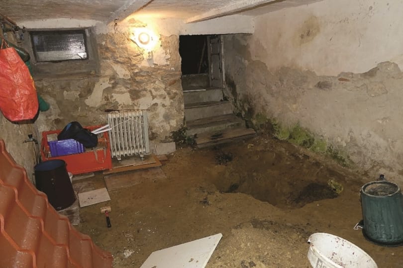 Megtört 11 év után a férfi, aki elásta unokahúgát a pincében Reziben
