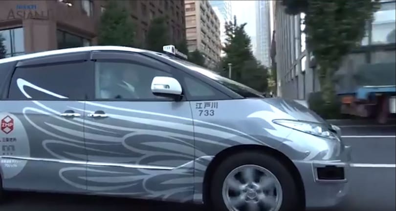 Tokióban kezdik búcsúztatni a régi taxit, jönnek az önvezető verziók – videó