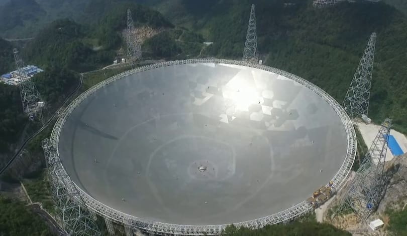 Ez a hatalmas kínai távcső elméletben a földönkívülieket is képes észlelni