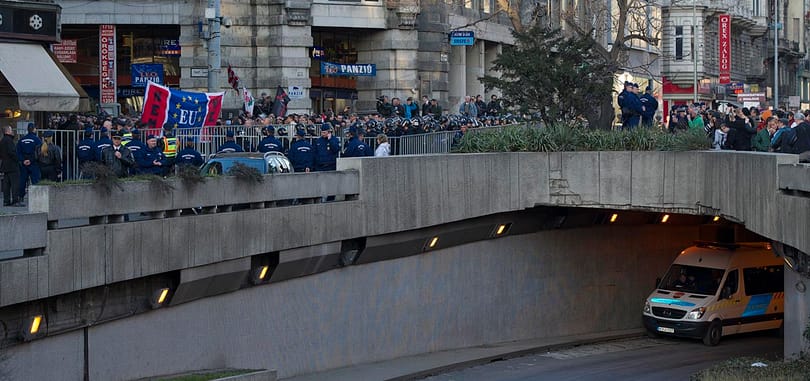 Szélsőjobbosok bukkantak fel a millás tüntetés tövében